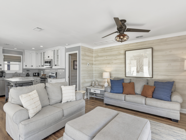 Destin Beachfront Great Four Bedroom Condo