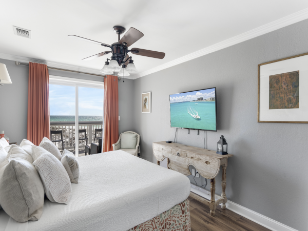 Destin Beachfront Great Four Bedroom Condo
