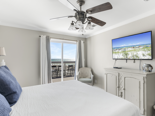 Destin Beachfront Great Four Bedroom Condo