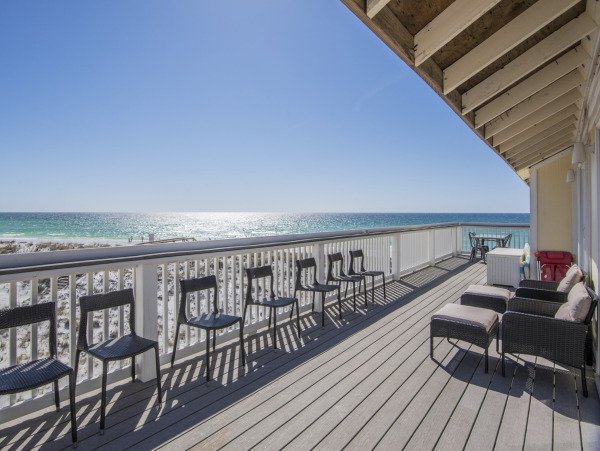 Destin Beachfront Great Four Bedroom Condo