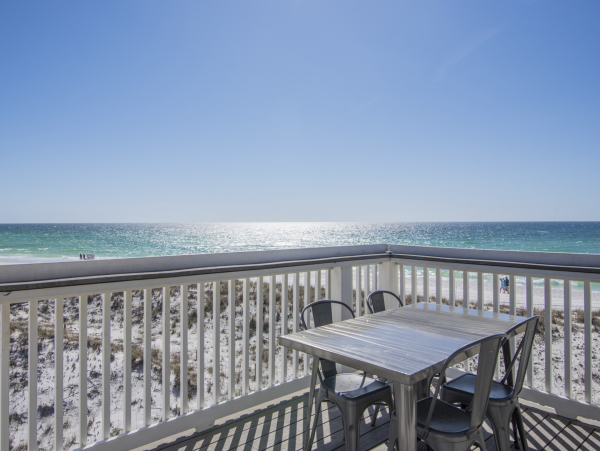 Destin Beachfront Great Four Bedroom Condo