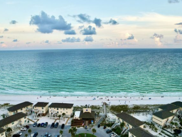 Destin Beachfront Great Four Bedroom Condo