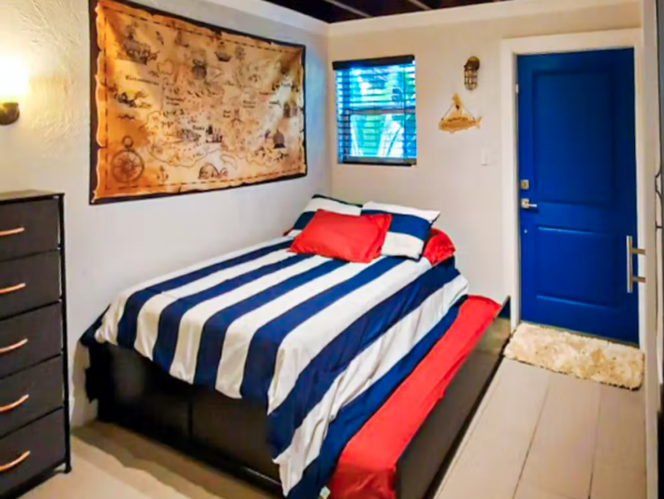 Canal-Front 3 Bedroom Vacation Home with Pool in Great Marathon!