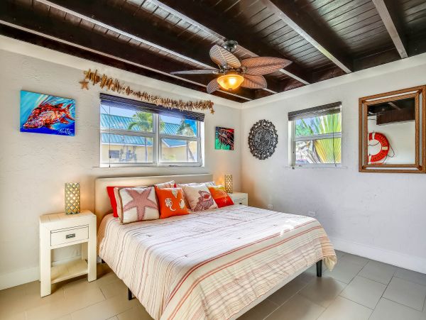 Canal-Front 3 Bedroom Vacation Home with Pool in Great Marathon!
