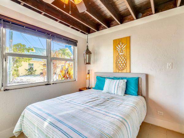 Canal-Front 3 Bedroom Vacation Home with Pool in Great Marathon!
