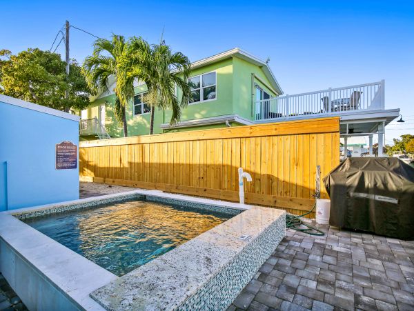 Canal-Front 3 Bedroom Vacation Home with Pool in Great Marathon!