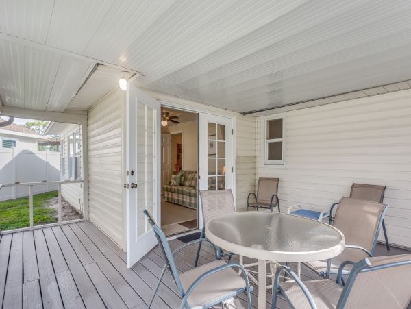 NAPLES 3 BEDROOM COTTAGE