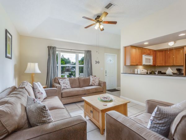 NAPLES 3 BEDROOM COTTAGE