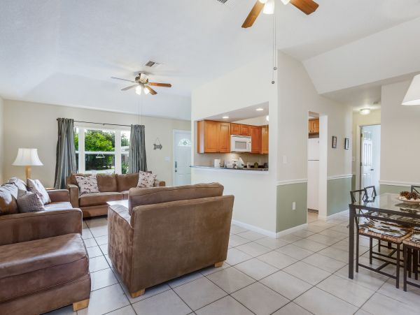 NAPLES 3 BEDROOM COTTAGE