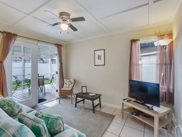 NAPLES 3 BEDROOM COTTAGE