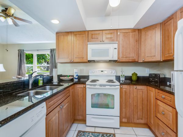 NAPLES 3 BEDROOM COTTAGE