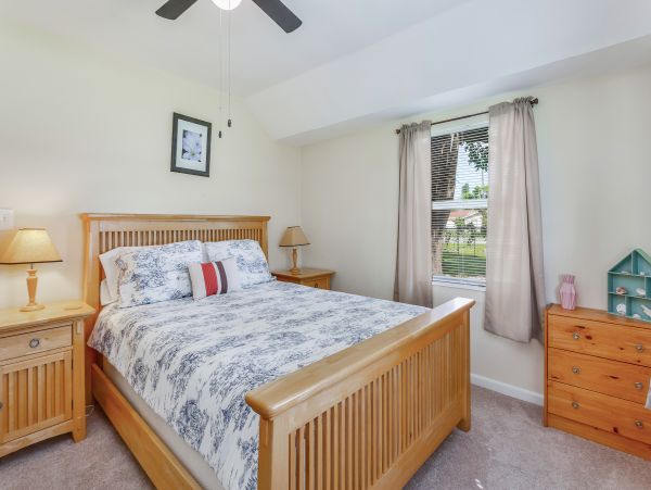 NAPLES 3 BEDROOM COTTAGE