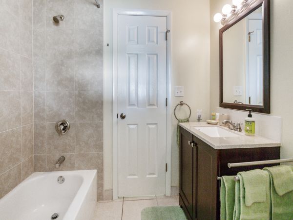 NAPLES 3 BEDROOM COTTAGE