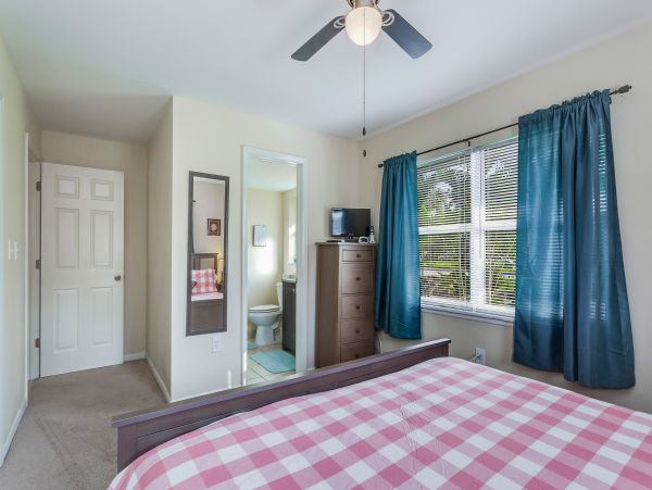 NAPLES 3 BEDROOM COTTAGE
