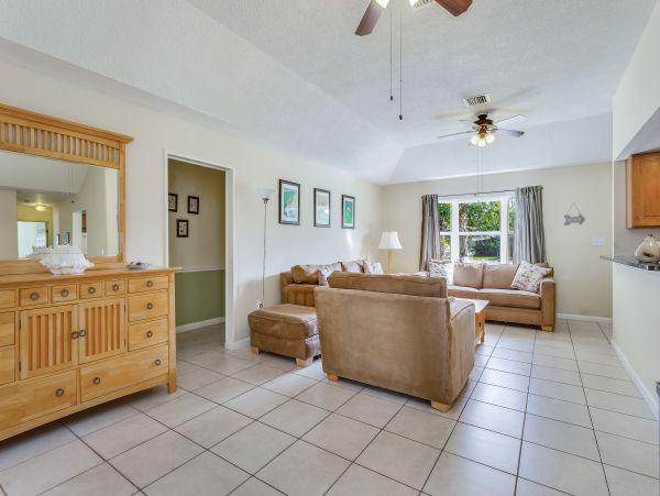 NAPLES 3 BEDROOM COTTAGE