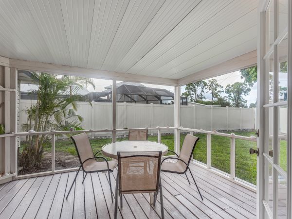 NAPLES 3 BEDROOM COTTAGE