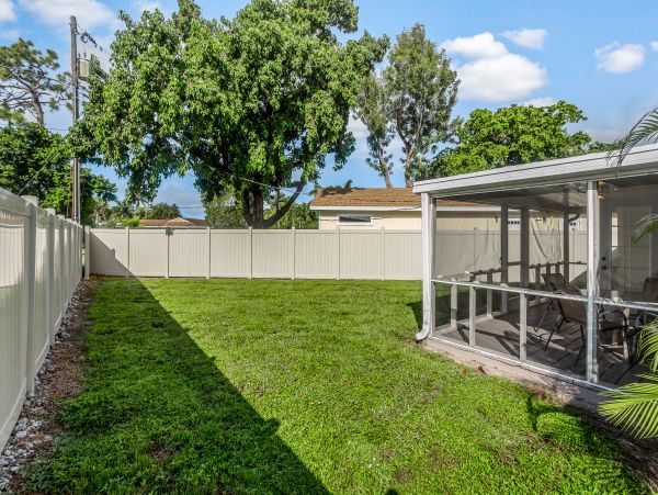NAPLES 3 BEDROOM COTTAGE
