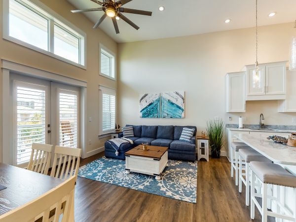 Four Bedroom Home Walk to Beach in Okaloosa Island