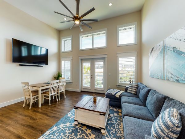 Four Bedroom Home Walk to Beach in Okaloosa Island