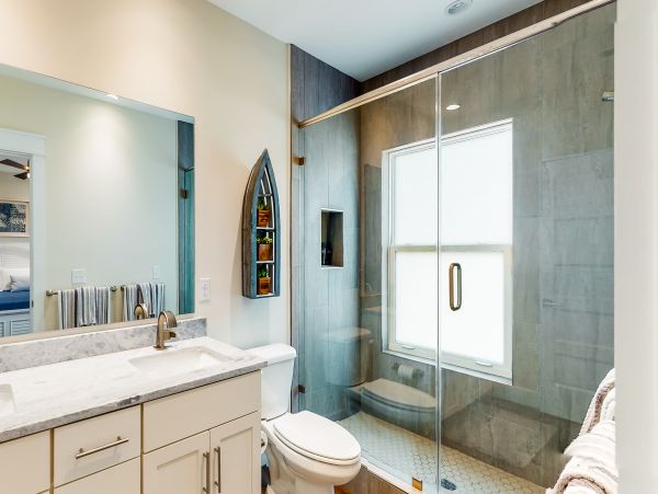 Four Bedroom Home Walk to Beach in Okaloosa Island