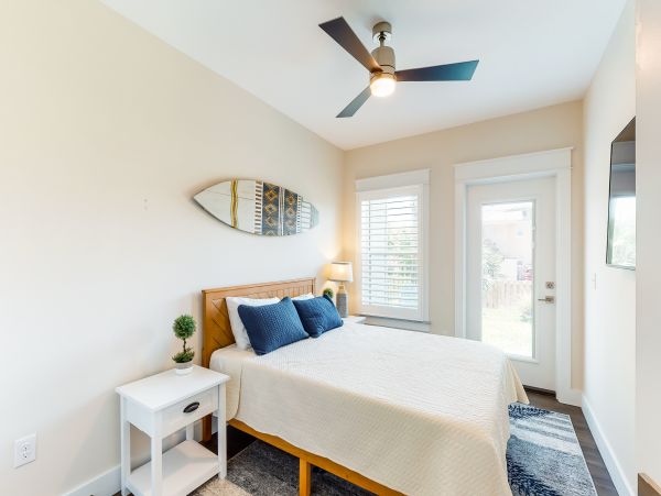 Four Bedroom Home Walk to Beach in Okaloosa Island