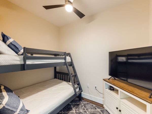 Four Bedroom Home Walk to Beach in Okaloosa Island