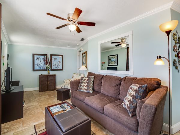 Adorable One Bedroom Cottage on Bradenton Beach Sleeps Four