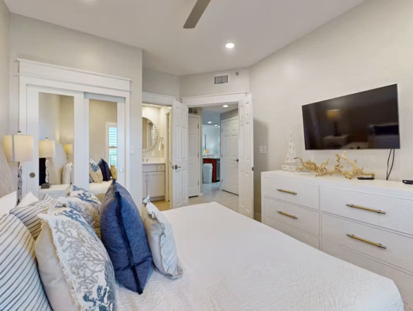 Destin Beach Front Vacation Condo Pool Updated Interior