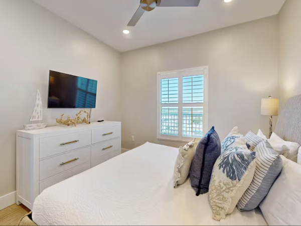 Destin Beach Front Vacation Condo Pool Updated Interior