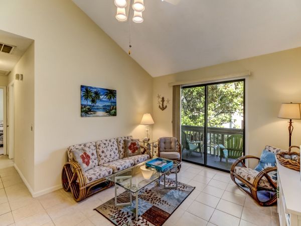 Fernandina Beach Vacation Condo Close to Beach Sleeps 4