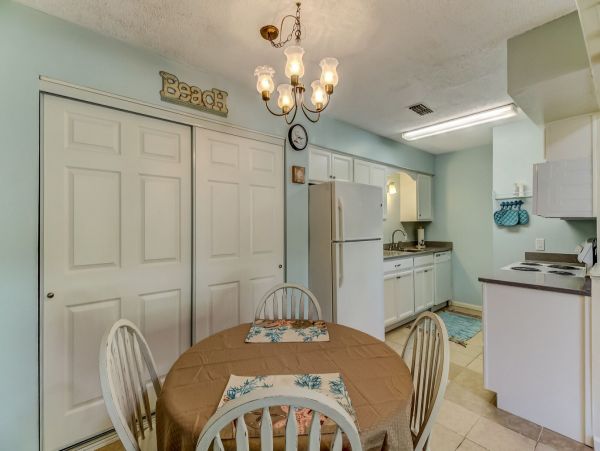 Fernandina Beach Vacation Condo Close to Beach Sleeps 4