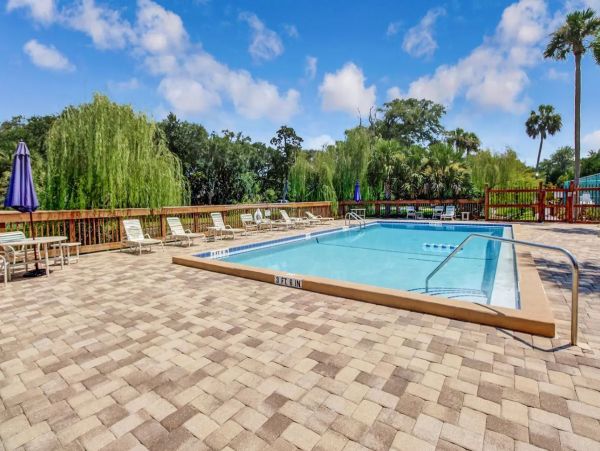 Fernandina Beach Vacation Condo Close to Beach Sleeps 4