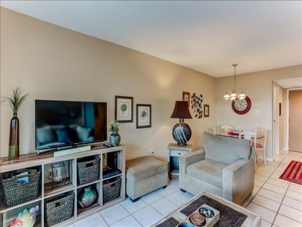 Fernandina Beach Vacation Condo Steps to Beach Sleeps 4 Guests
