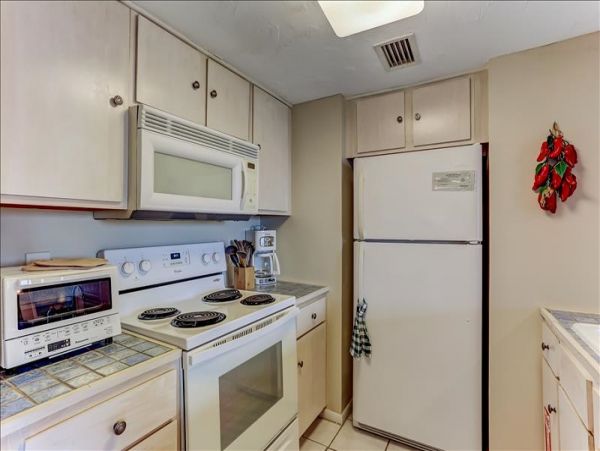 Fernandina Beach Vacation Condo Steps to Beach Sleeps 4 Guests