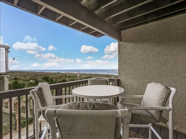 Fernandina Beach Vacation Condo Steps to Beach Sleeps 4 Guests