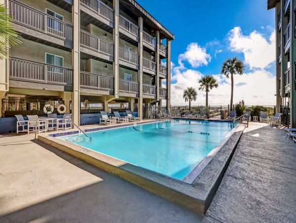 Fernandina Beach Vacation Condo Steps to Beach Sleeps 4 Guests
