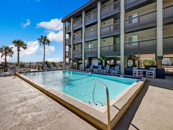 Fernandina Beach Vacation Condo Steps to Beach Sleeps 4 Guests