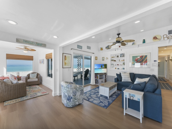 Anna Maria Island Beach House Four bedrooms with Pool