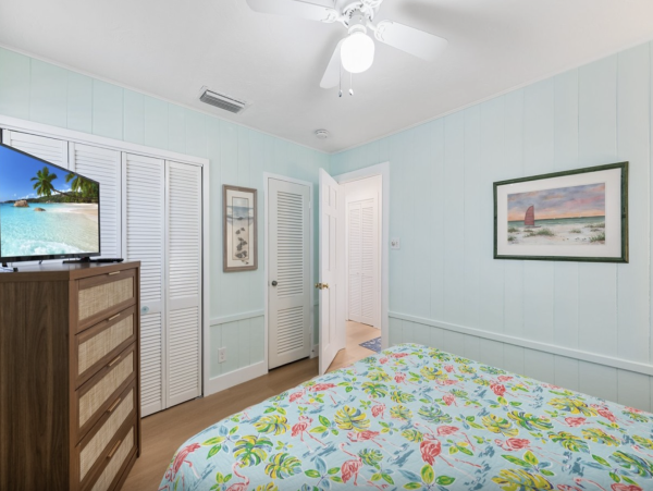 Anna Maria Island Beach House Four bedrooms with Pool