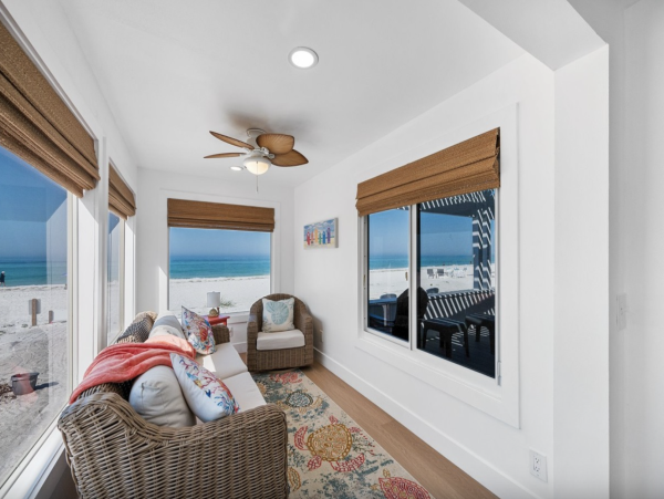 Anna Maria Island Beach House Four bedrooms with Pool