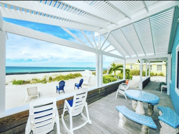 Anna Maria Island Beach House Four bedrooms with Pool