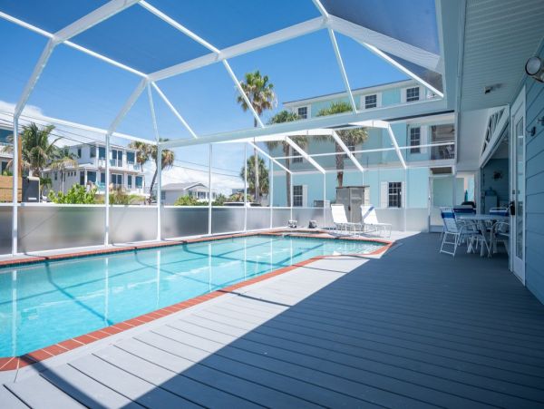Anna Maria Island Beach House Four bedrooms with Pool