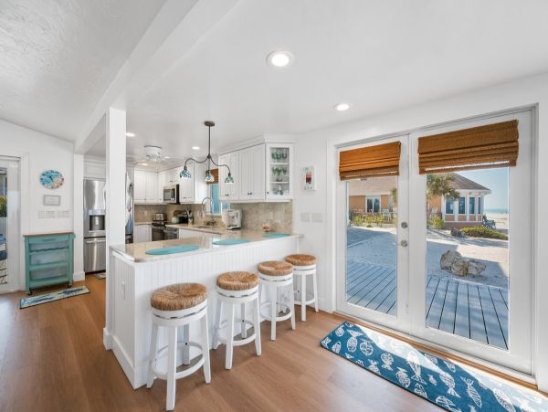 Anna Maria Island Beach House Four bedrooms with Pool