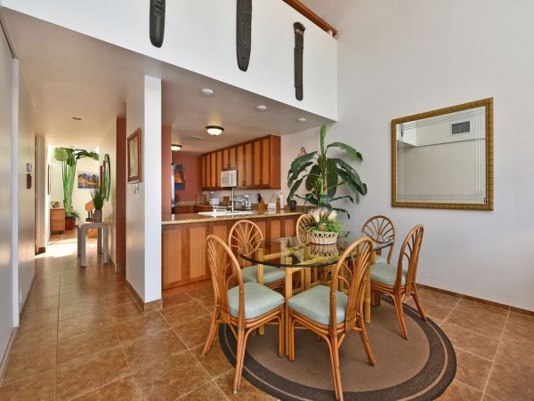 Beautiful Lahaina Oceanfront Penthouse with Amazing Views