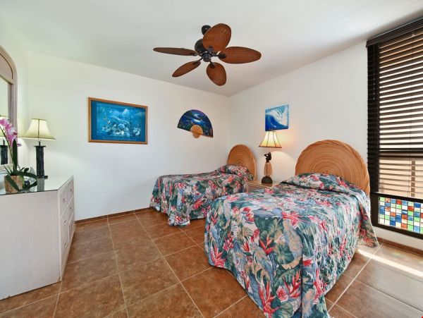 Beautiful Lahaina Oceanfront Penthouse with Amazing Views