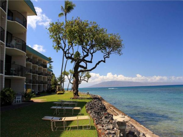 Beachfront Kihei Condo with Resort Privileges
