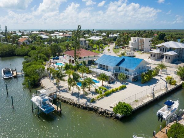 The Florida Keys Vacation Pool Home with Boat Dock