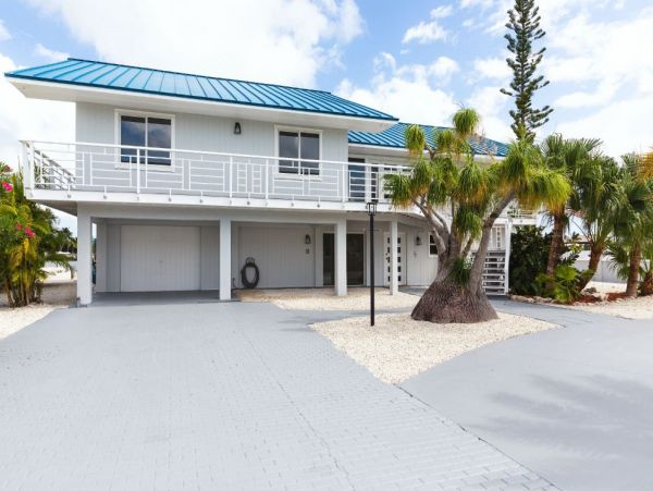 The Florida Keys Vacation Pool Home with Boat Dock