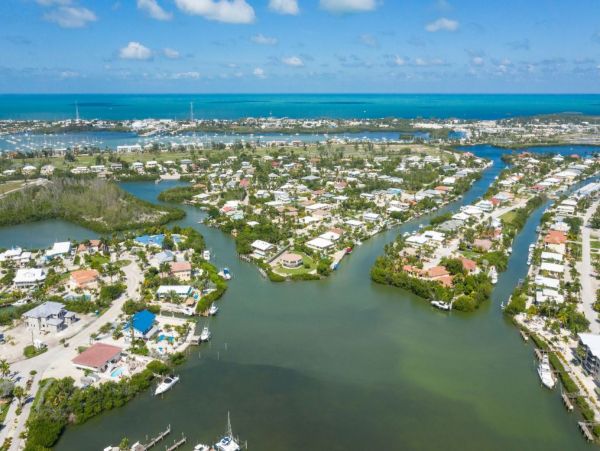 The Florida Keys Vacation Pool Home with Boat Dock