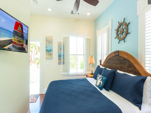 Luxury Key West Vacation Pool Home Sleeps13 Guests